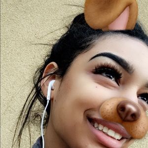 Meet your Posher, Simone