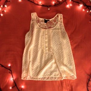 Sleeveless light pink top