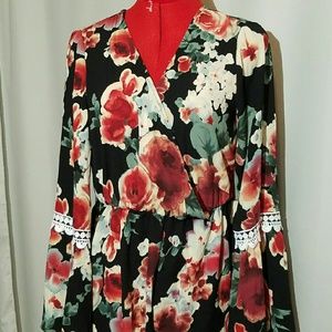 NWT   Papaya floral jumper.   Size L