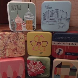 Fossil watch containers