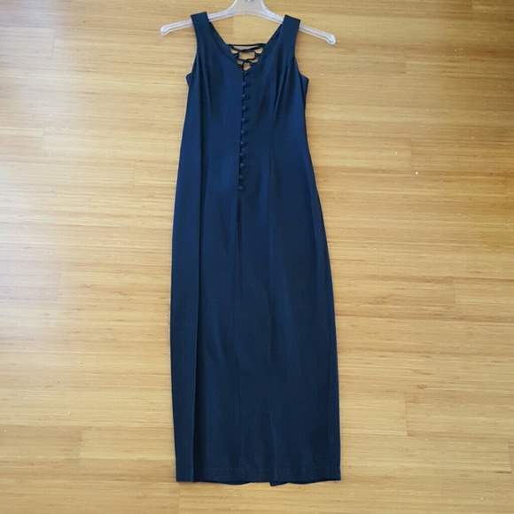 Long, elegant black dress - Picture 5 of 7