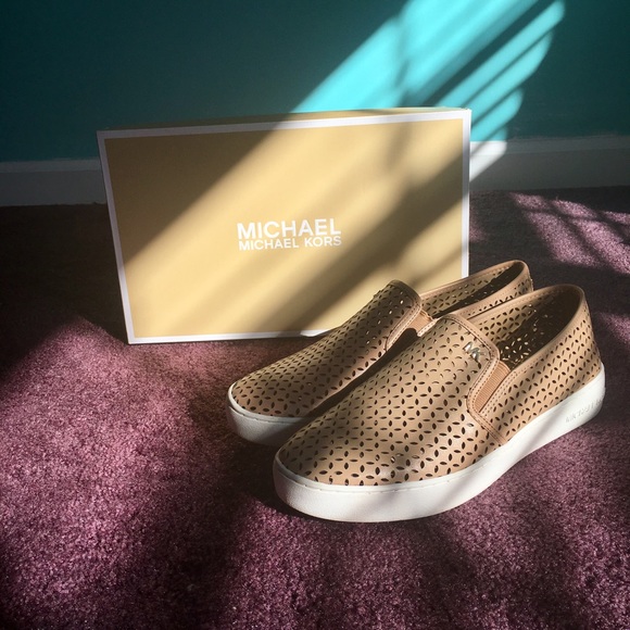Micheal Kors Slip on Flats/sneakers