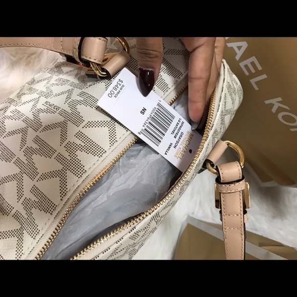 PRICE DROP NWT Michael Kors vanilla handbag - Picture 3 of 3