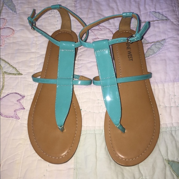 Like New! Nine West turquoise sandals