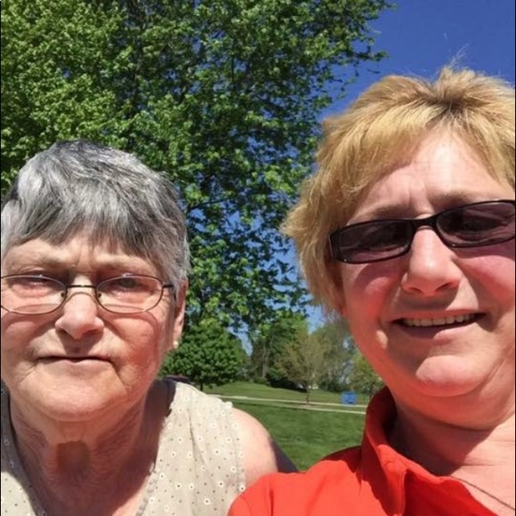 Meet your Posher, Shelly - Picture 2 of 3