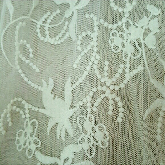 Boho Embroidered Fringe Top SIZE M - Picture 2 of 3