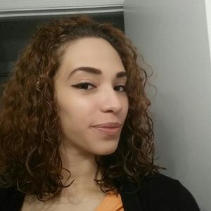 Meet your Posher, Nadia