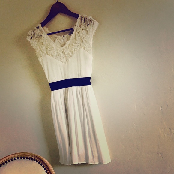🎀White Potter's Pot Dress w/ Black Belt - Picture 4 of 4