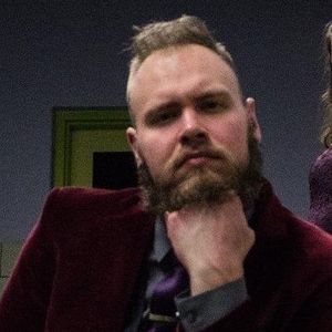 Meet your Posher, Garrison