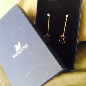 Beautiful Swarovski dropped earrings