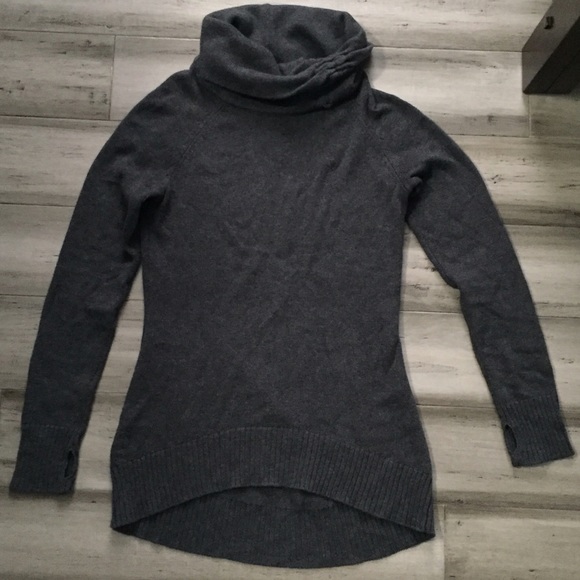 Athleta Grey Hi-Low Hem Big Neck Sweater Sz XS