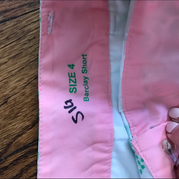 Lilly pulitzer beach bash shorts sz 4 - Picture 2 of 3