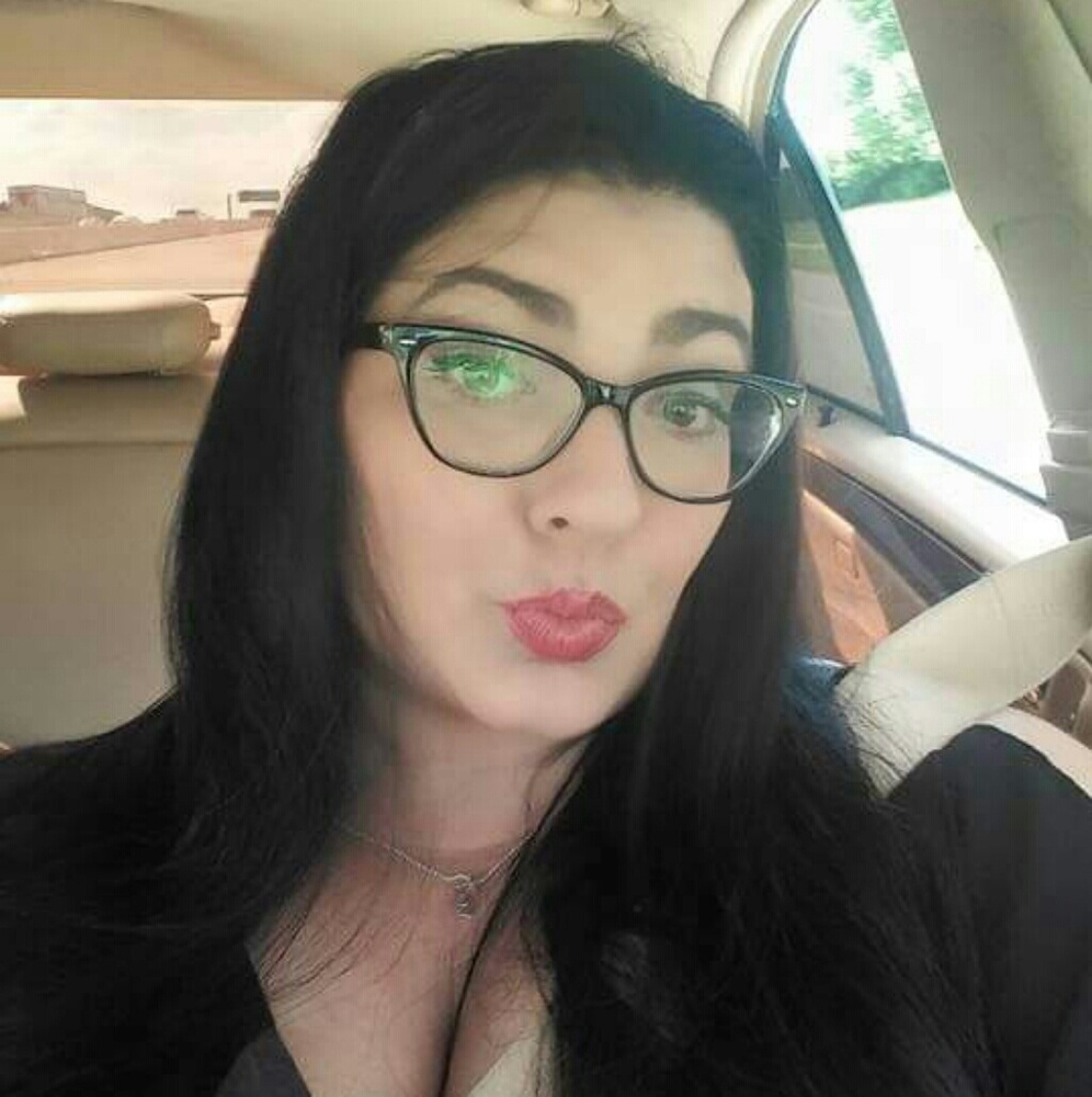 Meet your Posher, Carissa