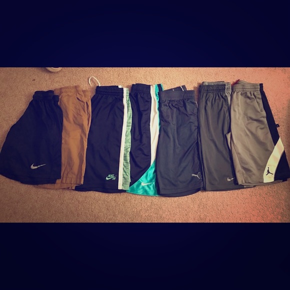 7 pair Nike, Puma, Jordan & more athletic shorts L
