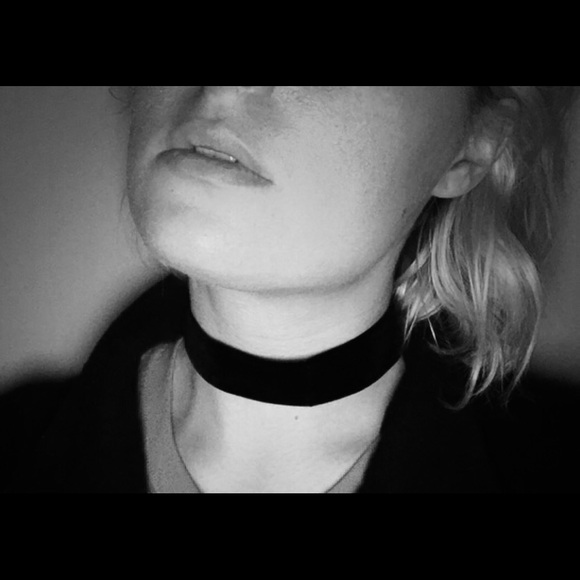 Jewelry - Velvet Choker