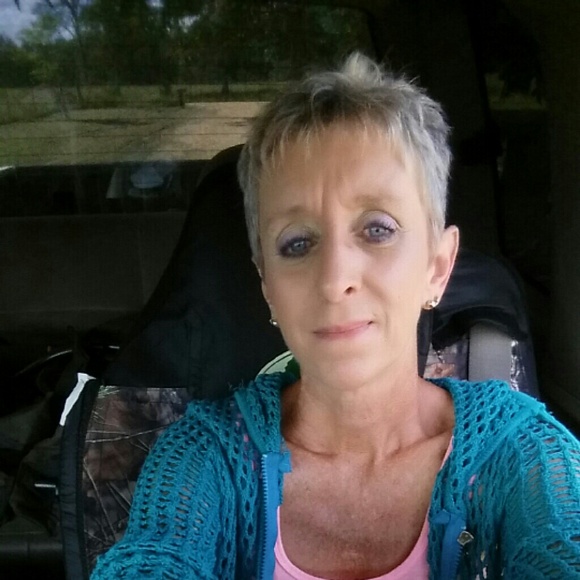 Meet your Posher, Gail - Picture 1 of 1