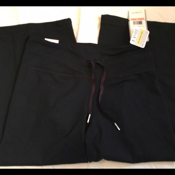 ‼️SOLD‼️ Under Armour Fitted Capri Workout Pants - Picture 4 of 4