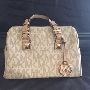 Michael Kors Grayson Satchel Vanilla TAKES OFFERS