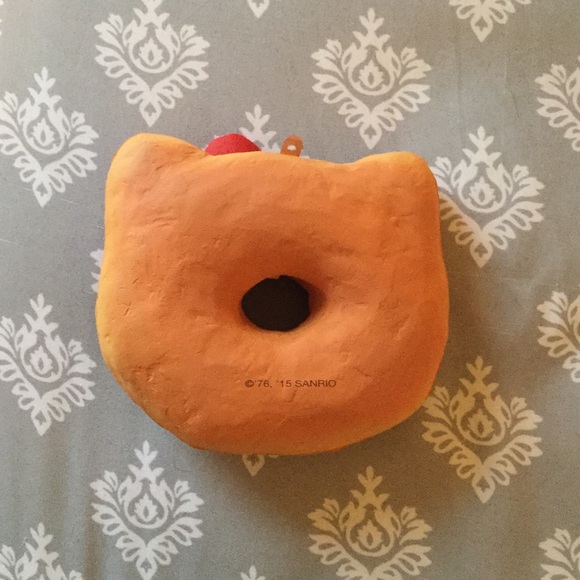 ~Hello Kitty Donut Squishy~ - Picture 2 of 2