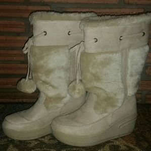SO Wear it Declare it  Textile/Suade Boots Sz7
