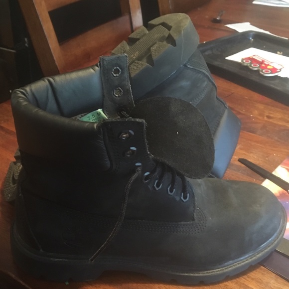Timberlands full black like new size 7.5 main image 4