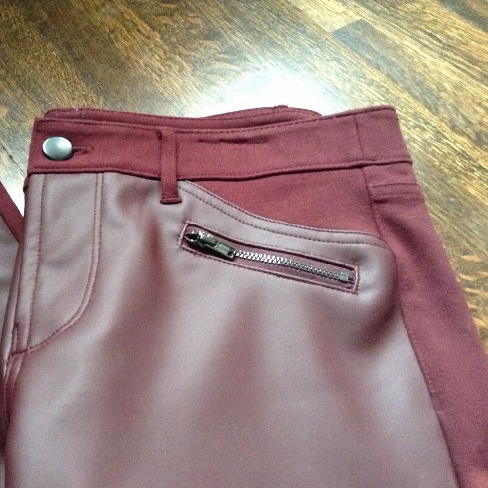 Pleather burgundy ankle pants - Picture 2 of 3