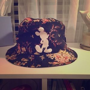 💖 Neff Disney Bucket Hat 💖