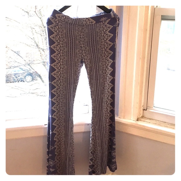 Soft patterned blue bell bottom pants M