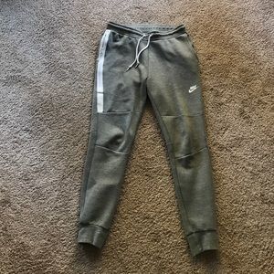 Nike Men's Tech Fleece jogger