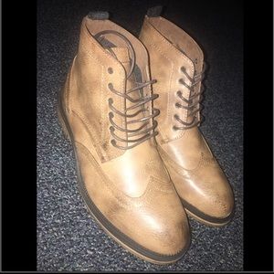 Brogue leather boots