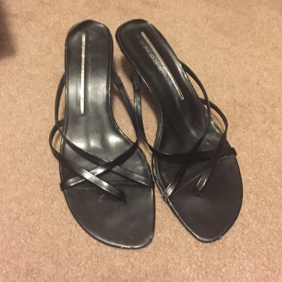 Gloria Vanderbilt heels. Very cute.
