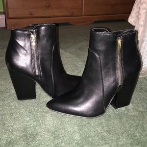 Bcbg black heel booties