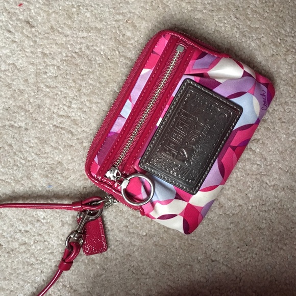 COACH Poppy wristlet/wallet