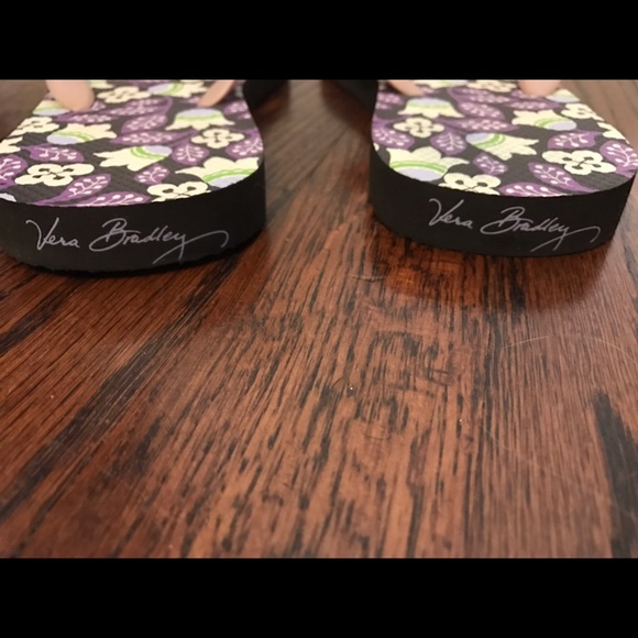 Vera Bradley flip flops - Picture 2 of 3