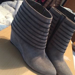Enzo angiolini zippered booties