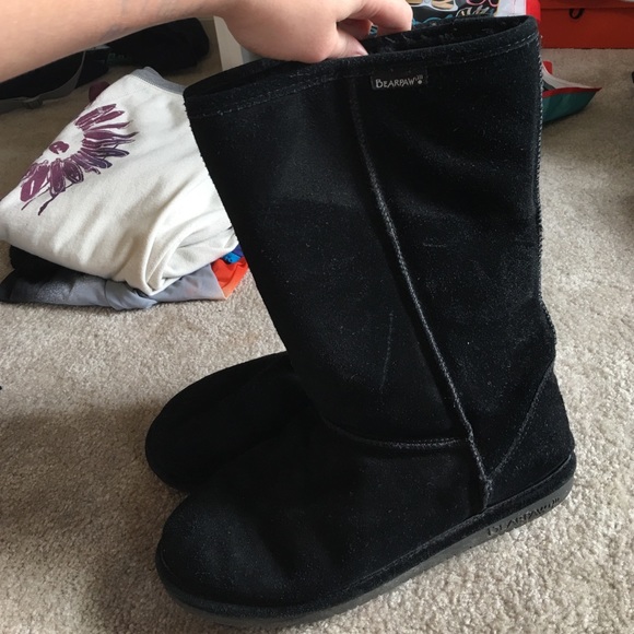 Ugh mimicking boots