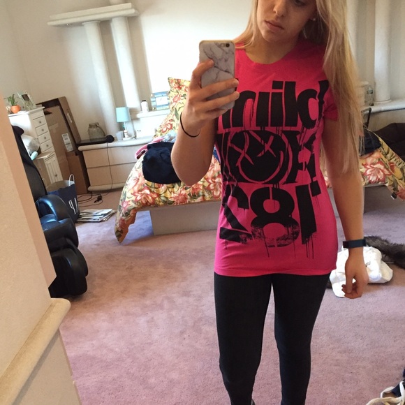 Blink 182 concert tee