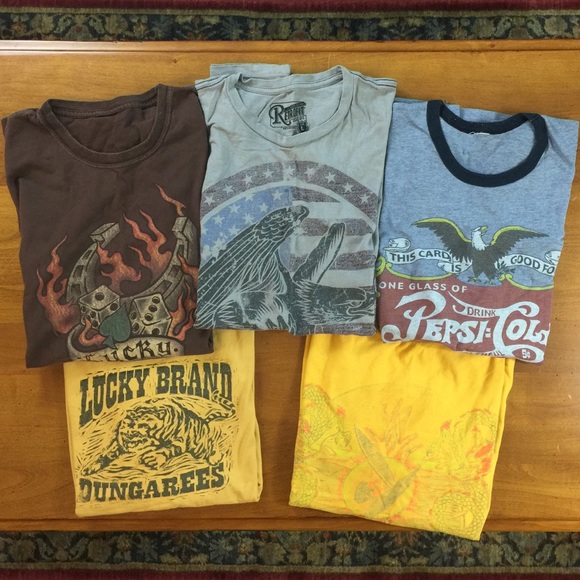 Lot of 5 t-shirts. Size (L)