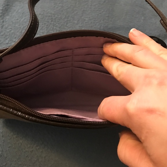 Sold on M. New with out tags large coach wristlet - Picture 3 of 4