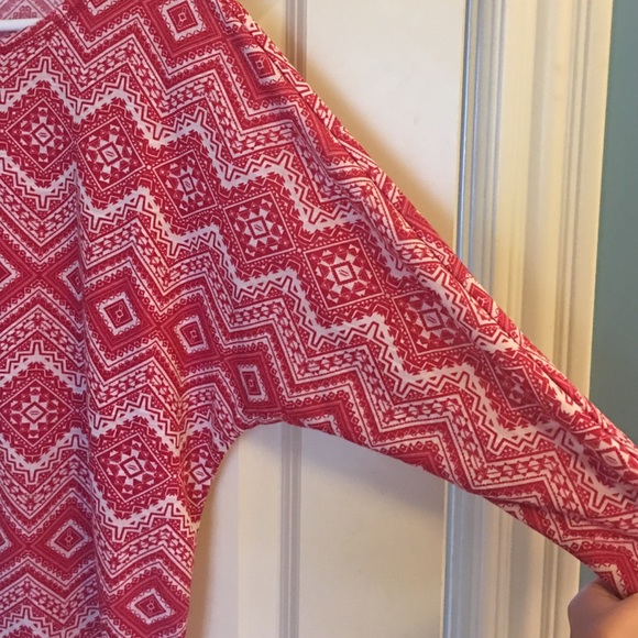 🔵Cute red n white top❤❤ - Picture 4 of 4