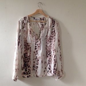 Jennifer Lopez brand top