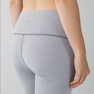 SOLD ❌ ghost herringbone- high waist 7/8 pant