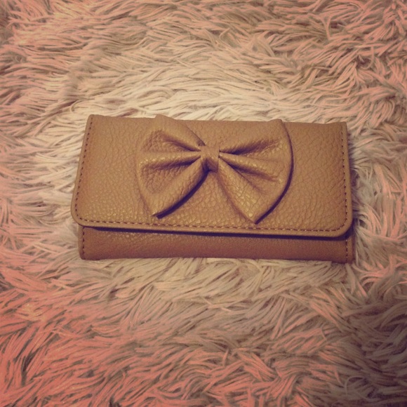 Wallet with a bow