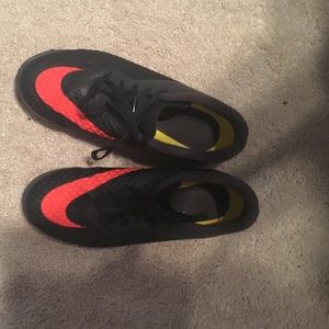 Nike boys hypervenom indoor soccer shoes