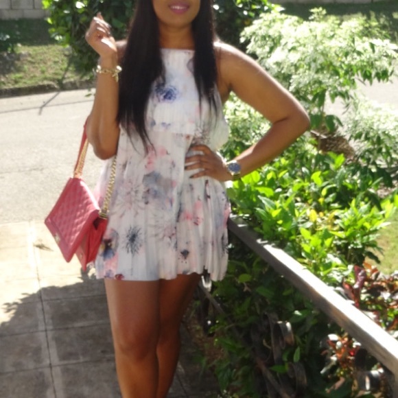 Beautiful Floral Ruffle Pleated mini dress - Picture 4 of 4