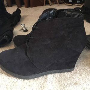 Tom booties ••CLEANING OUT CLOSET••