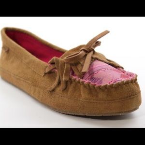 Sanuk pink moccasins