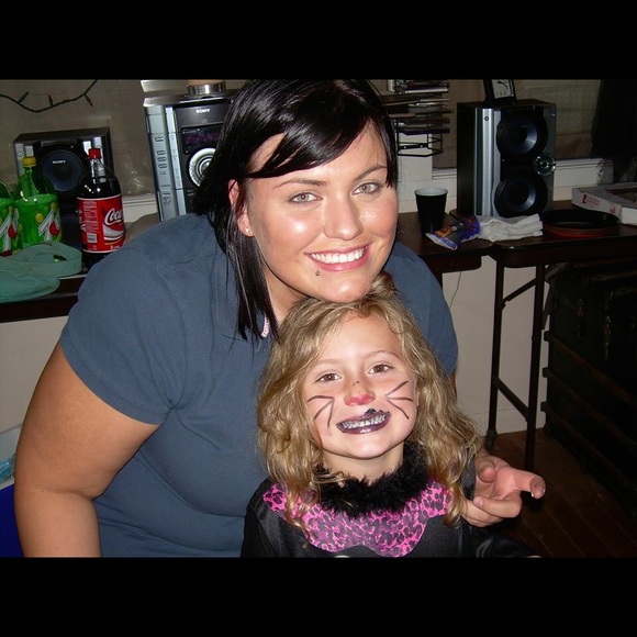 Meet your Posher, Jodie - Picture 1 of 1