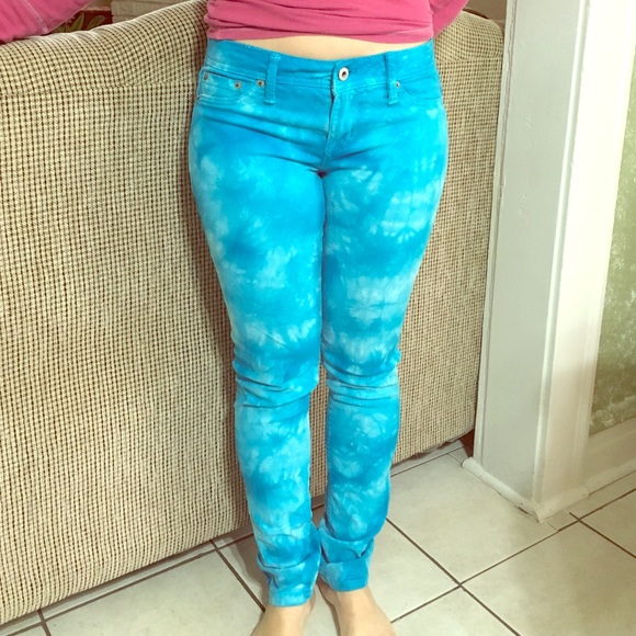 Blue tie-dye skinny jeans