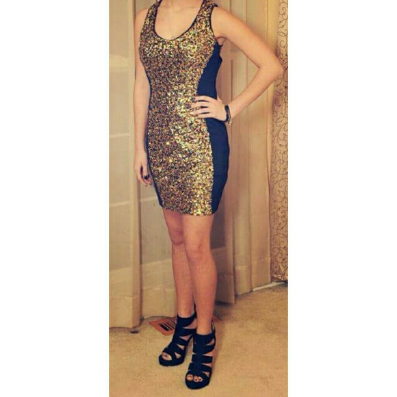 Dress - Picture 2 of 2